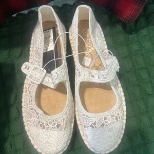 Art Class Ivory Lace Dress Shoes